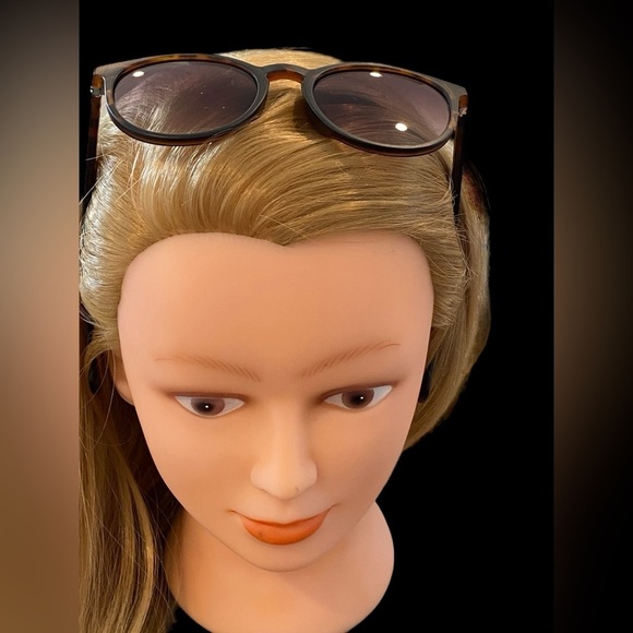 Simply Southern Accessories - Simply Southern round tortoiseshell plastic frames with gradient brown lenses